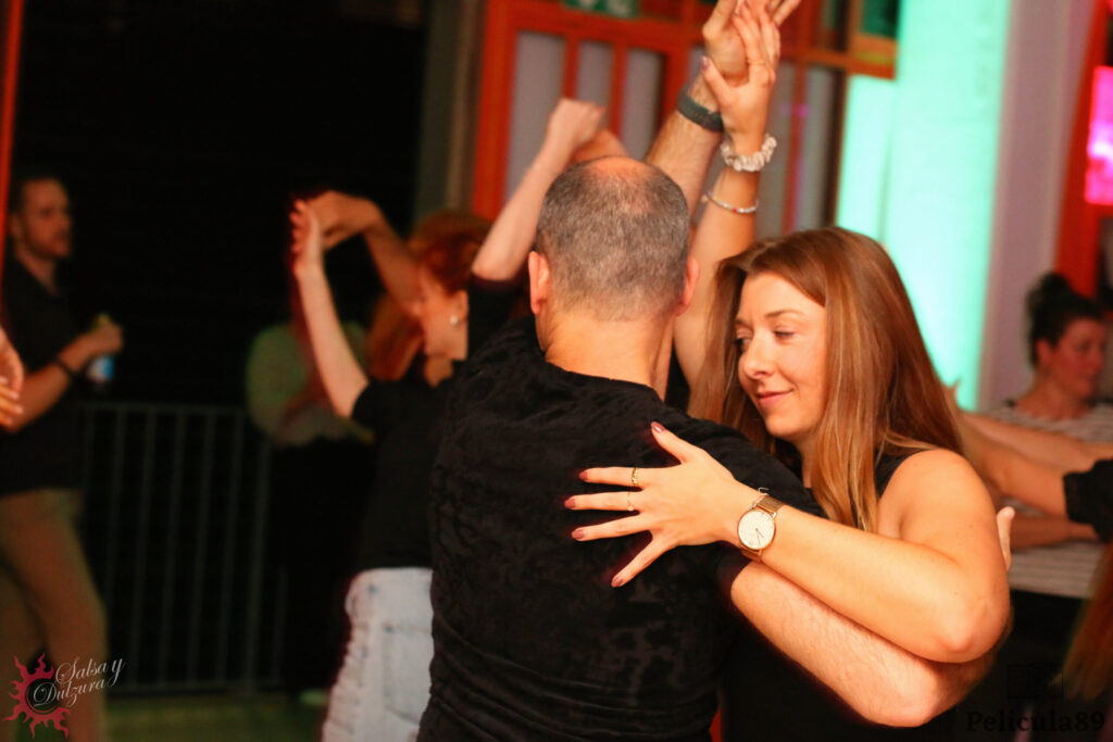 El Domingo Salsa y Dulzura