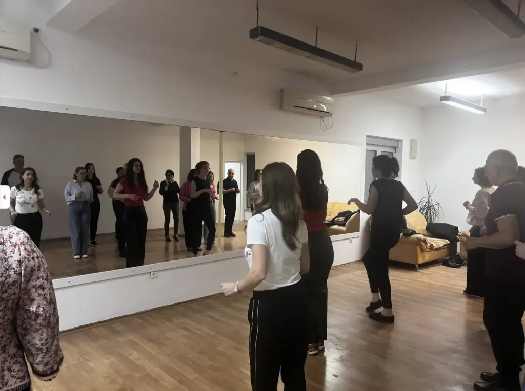Salsa Classes at Ritmo del Puente
