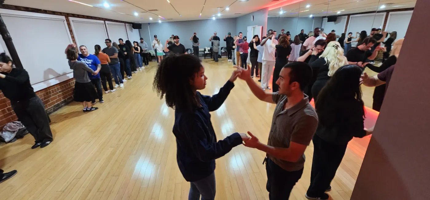 Cours de Salsa & Danse Latine à Dancer University