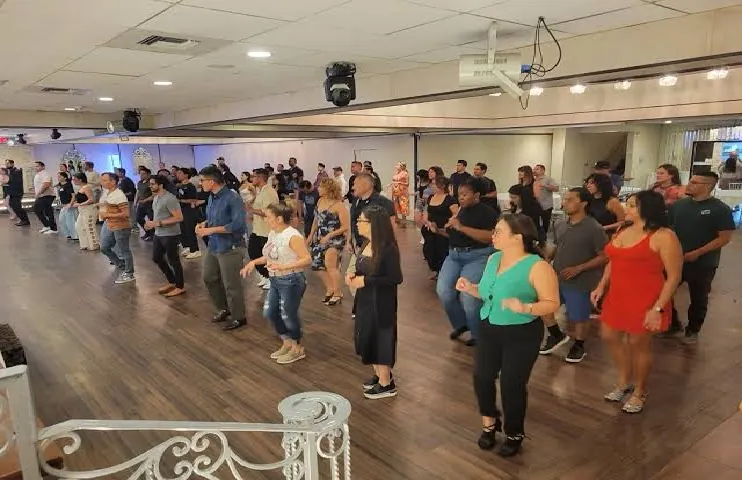 Salsa Lessons at Stevens Steakhouse