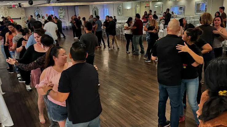 Salsa Lessons at Stevens Steakhouse