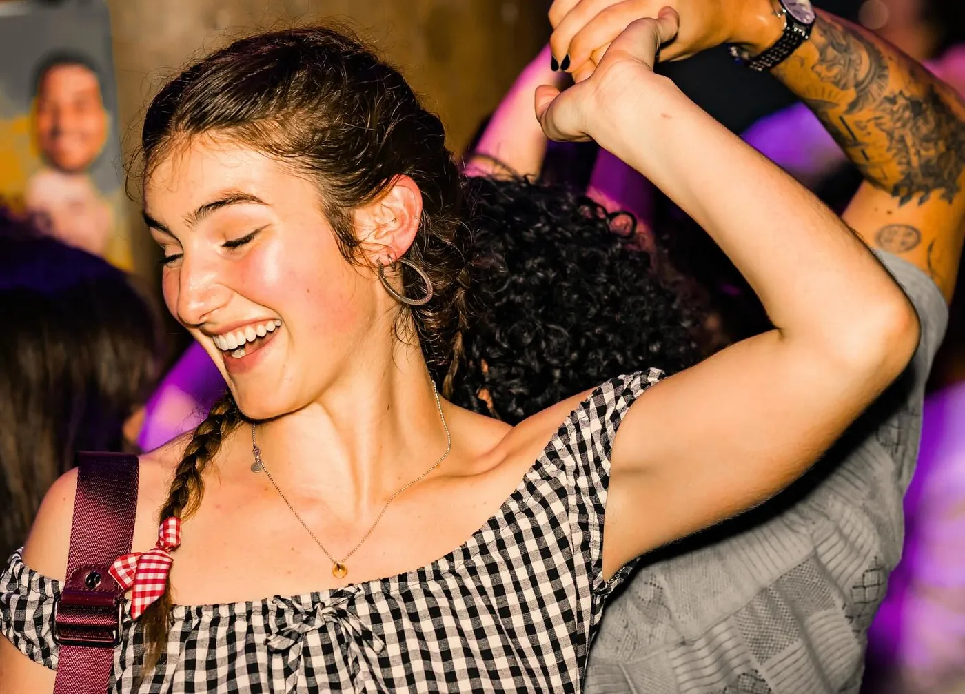 ¡Baila Bachata! Dance Class & Happy Hour