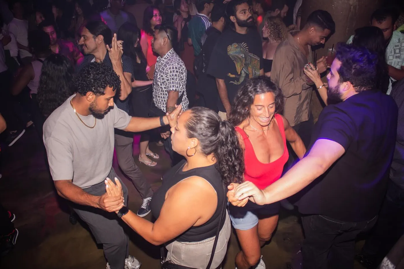 ¡Baila Bachata! Dominican Independence Day Dance Class & Happy Hour
