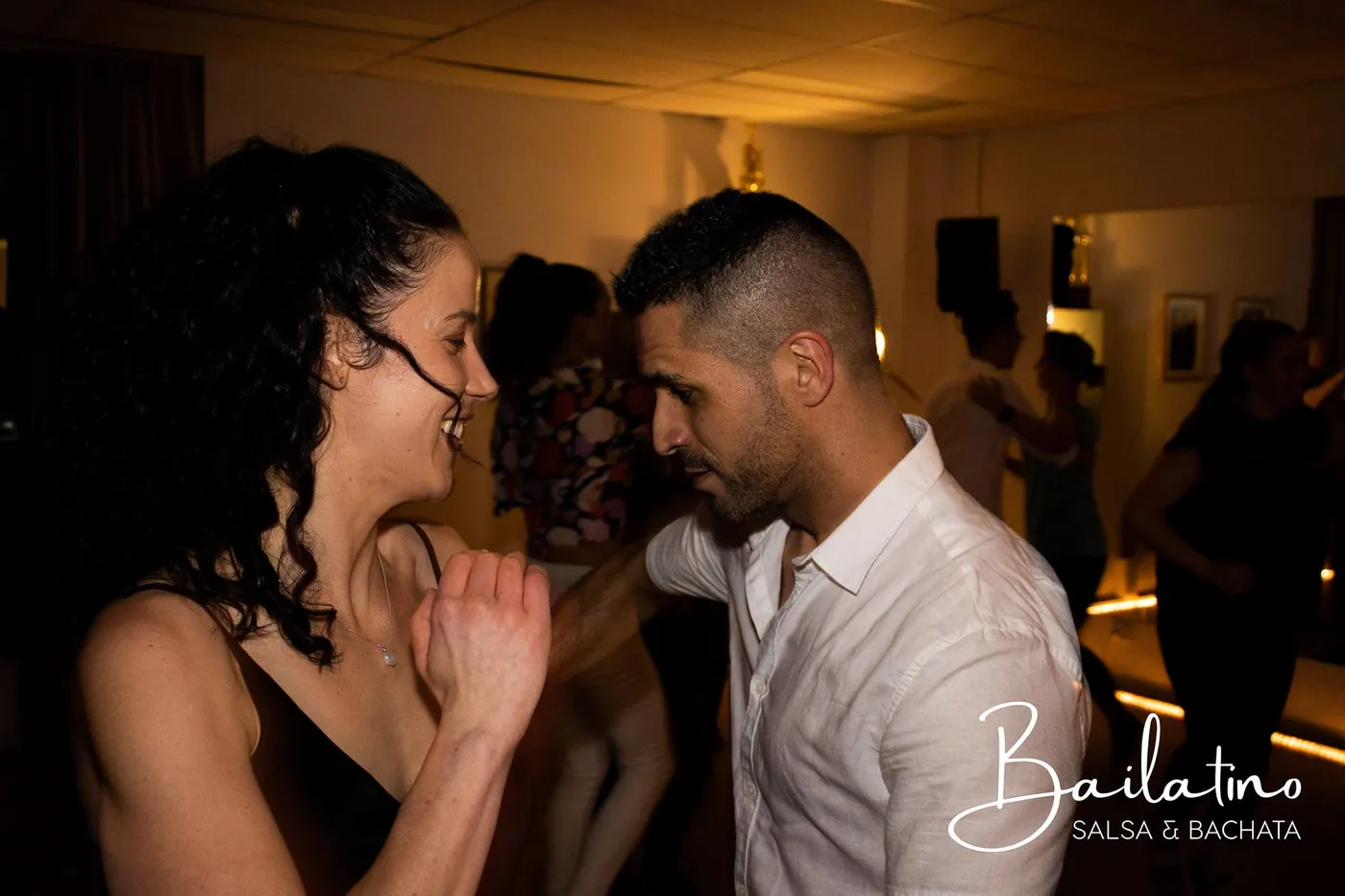 Bailatino Salsa Social