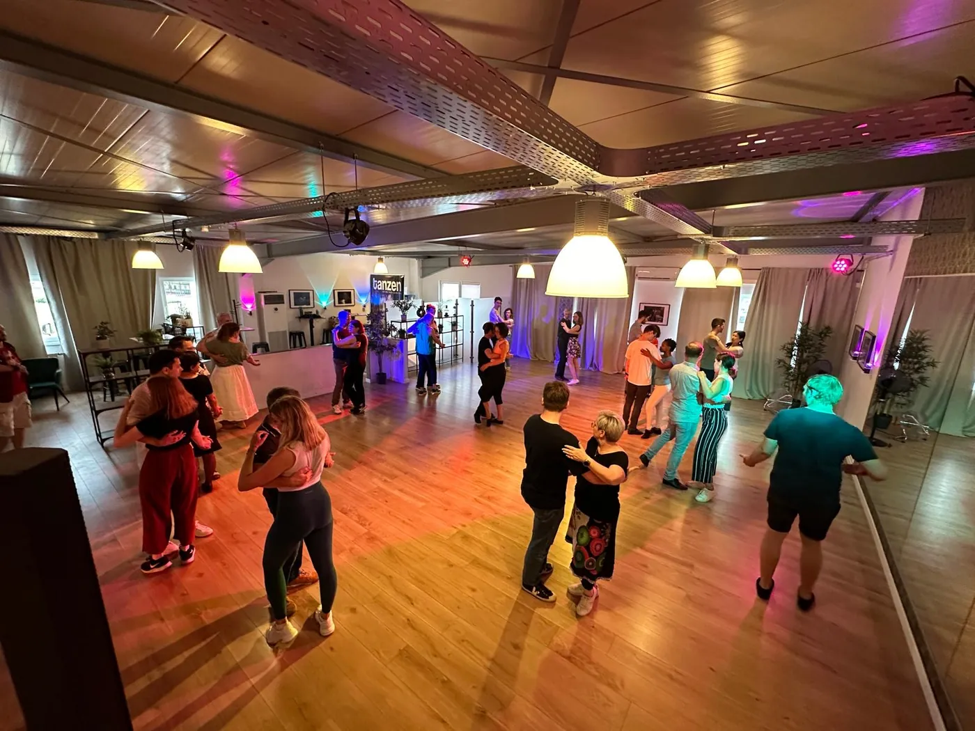 Beginner Salsa at Tanzloft Trier