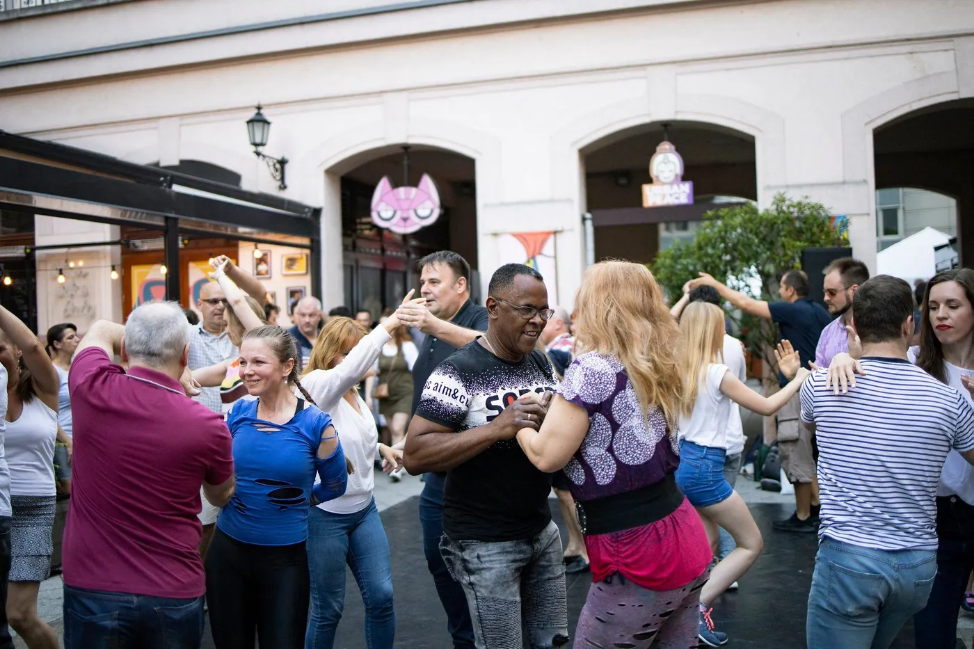 Gozsdu Salsa Matiné – Outdoor Social Every Wednesday