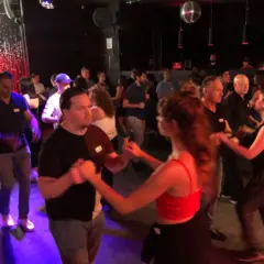 Latin Sundays al The Night Cat
