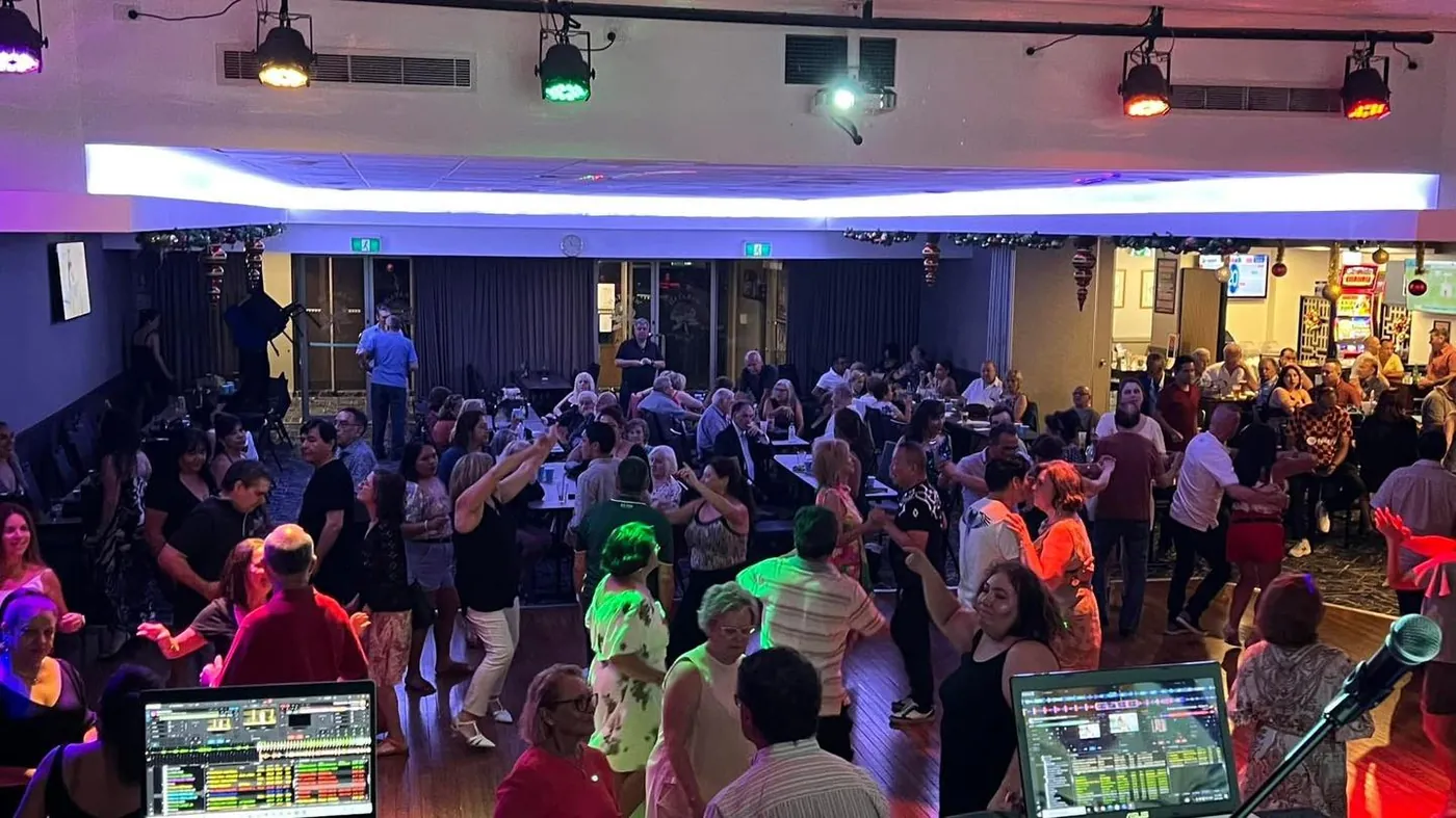 Muévelo Latin Fridays