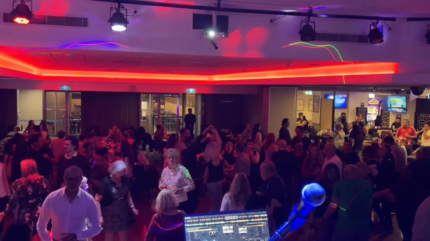 Muévelo Latin Fridays