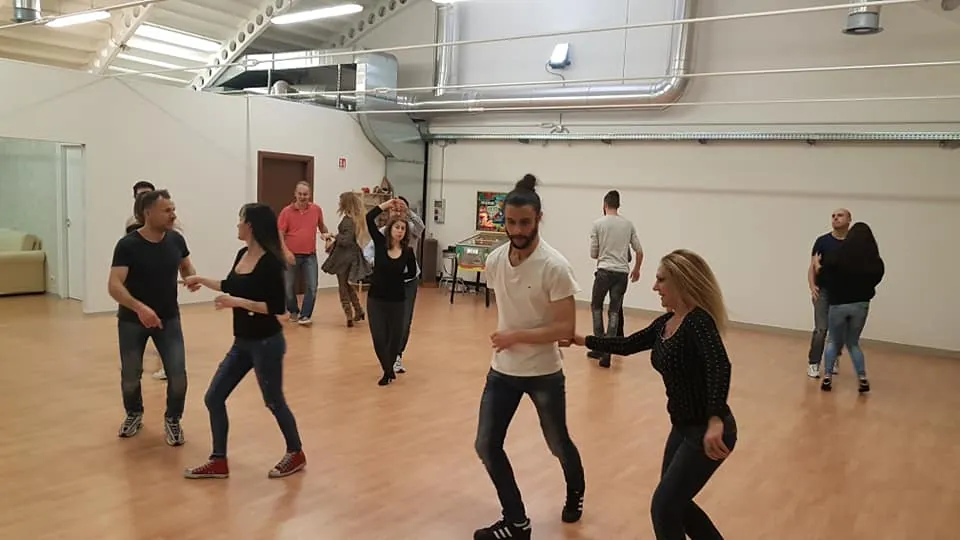 Salsa & Latin Dance Classes at Baila Conmigo Milano