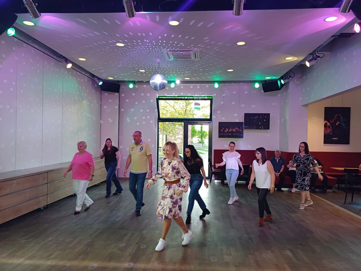 Salsa Course for Adults at Tanzschule Bootz-Ohlmann