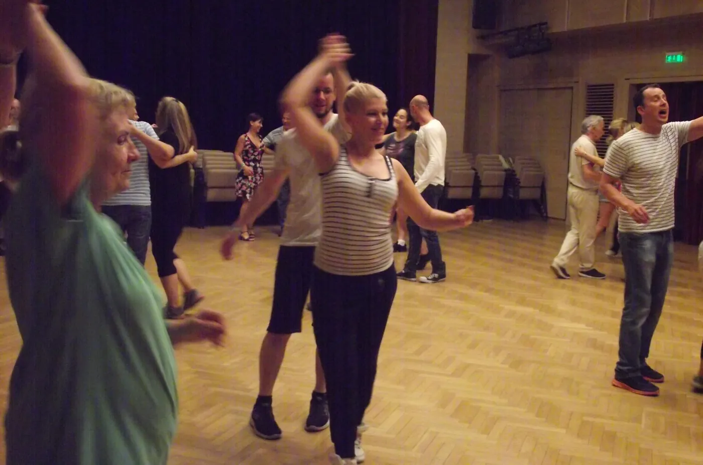 Salsa Kezdő Tanfolyam at KMO Művelődési Központ