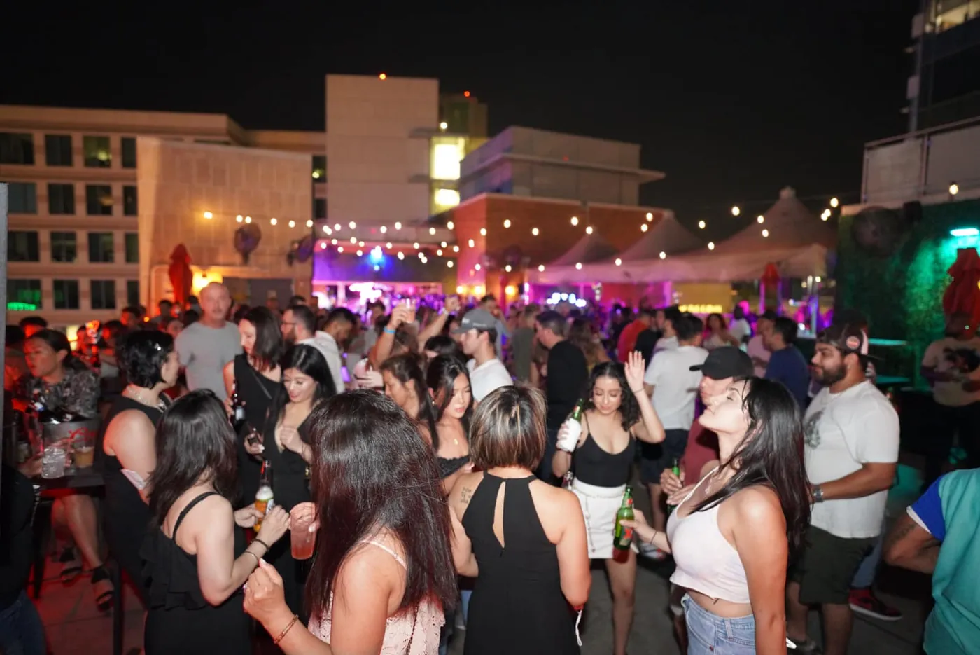 Thursday Bachata & Salsa Night at Rose Rooftop