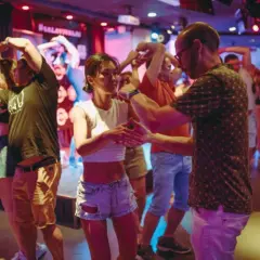 2 Salsa contro Bachata in C/ de Llança