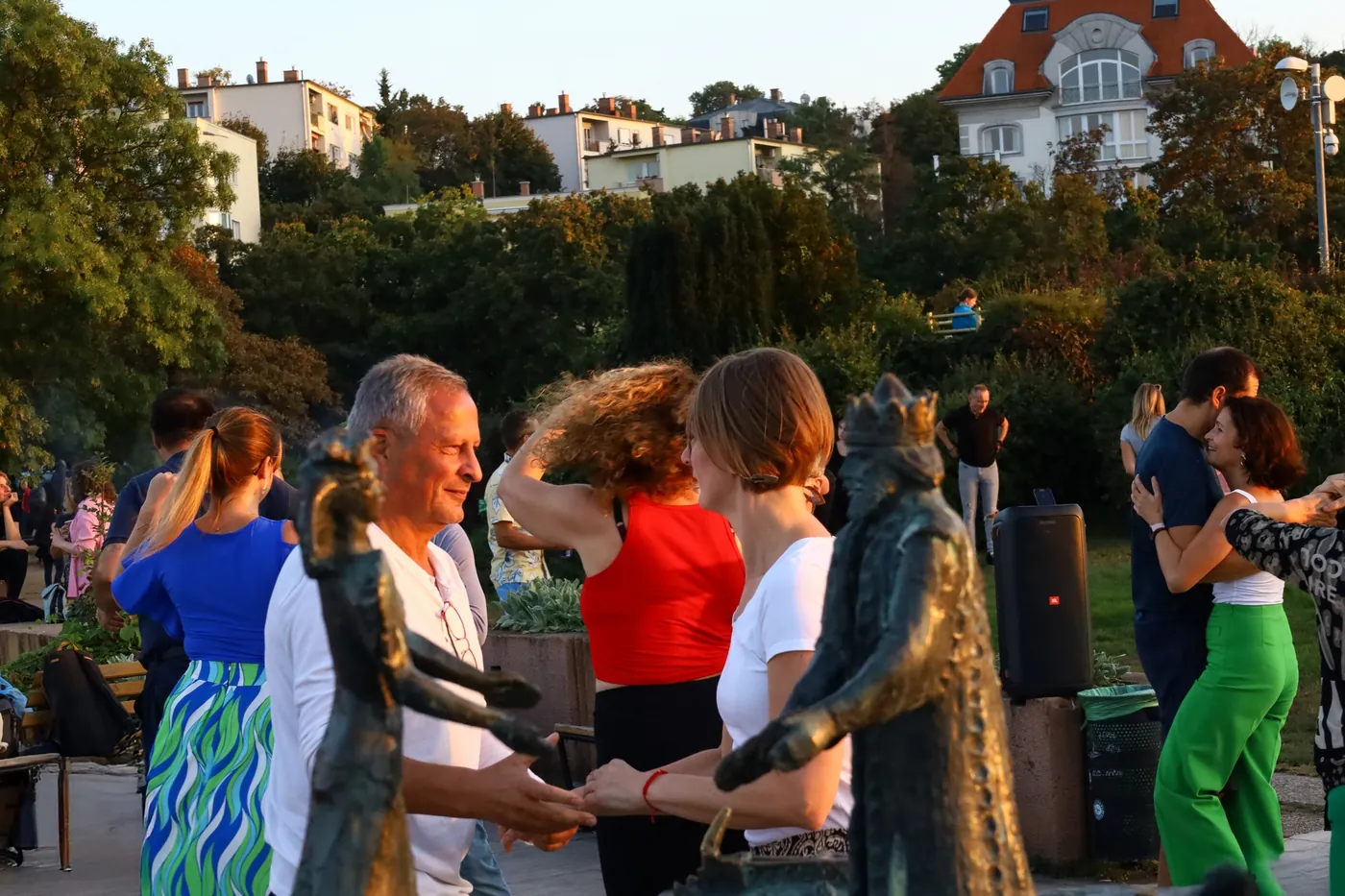 After-Work Salsa-Bachata Open-Air Dance & Picnic