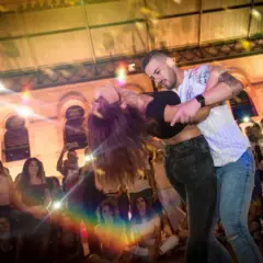 Clases de Salsa & Bachata para Principiantes en Los Reyes del Mambo