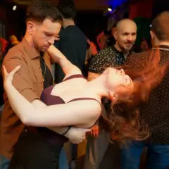 DanceStage Vendredi Soir – Soirée Bachata Salsa