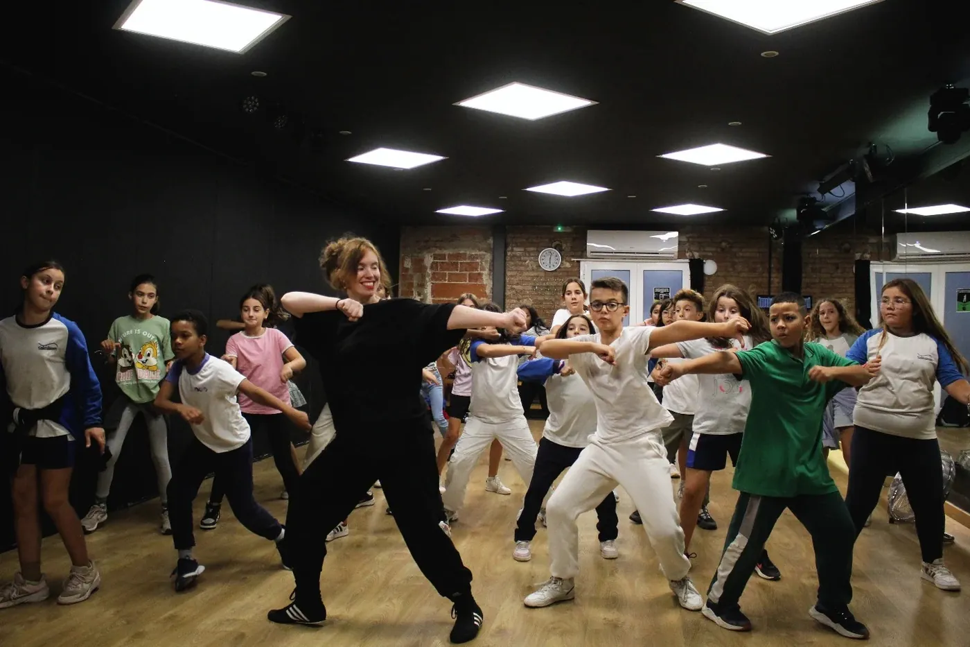 Salsa & Bachata Classes at Así Se Baila Barcelona