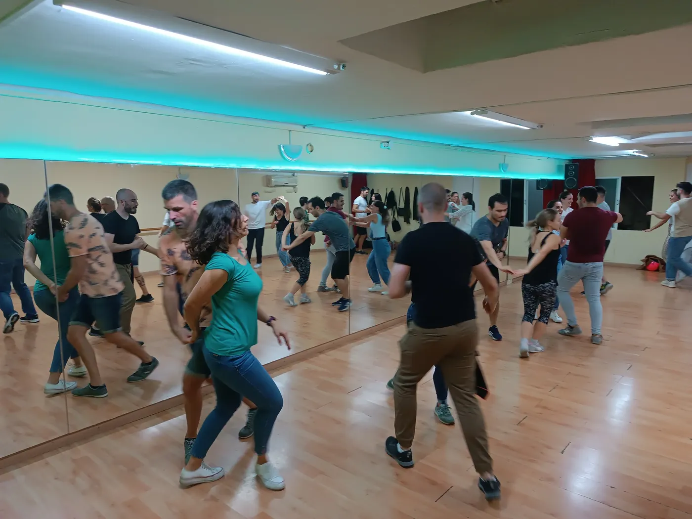 Salsa & Bachata Classes at Salsabana Barcelona