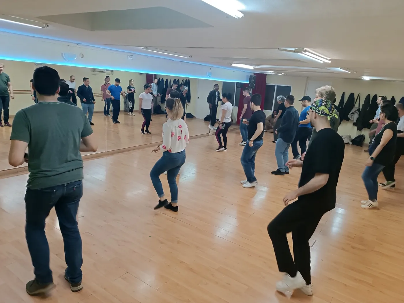 Salsa & Bachata Classes at Salsabana Barcelona