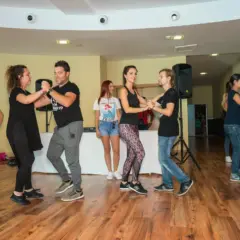 Clases de Salsa, Bachata & Kizomba en Academia Bailamos