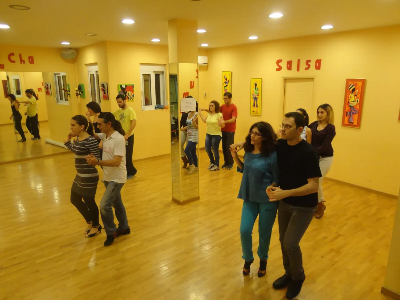 Salsa Caliente Dance School Classes