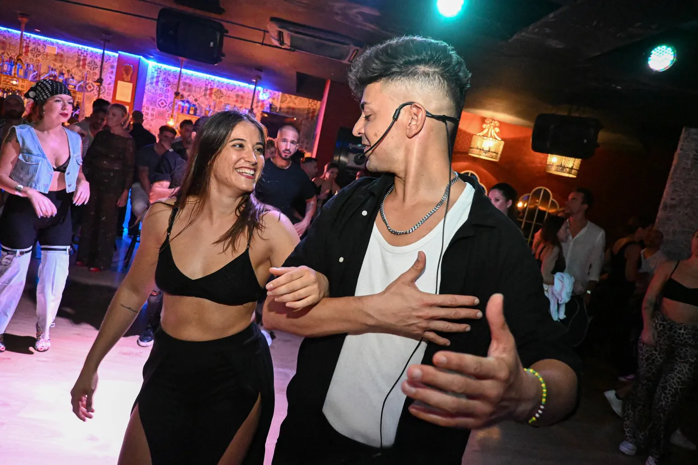 Weekly Salsa & Bachata Classes at Muévete Málaga