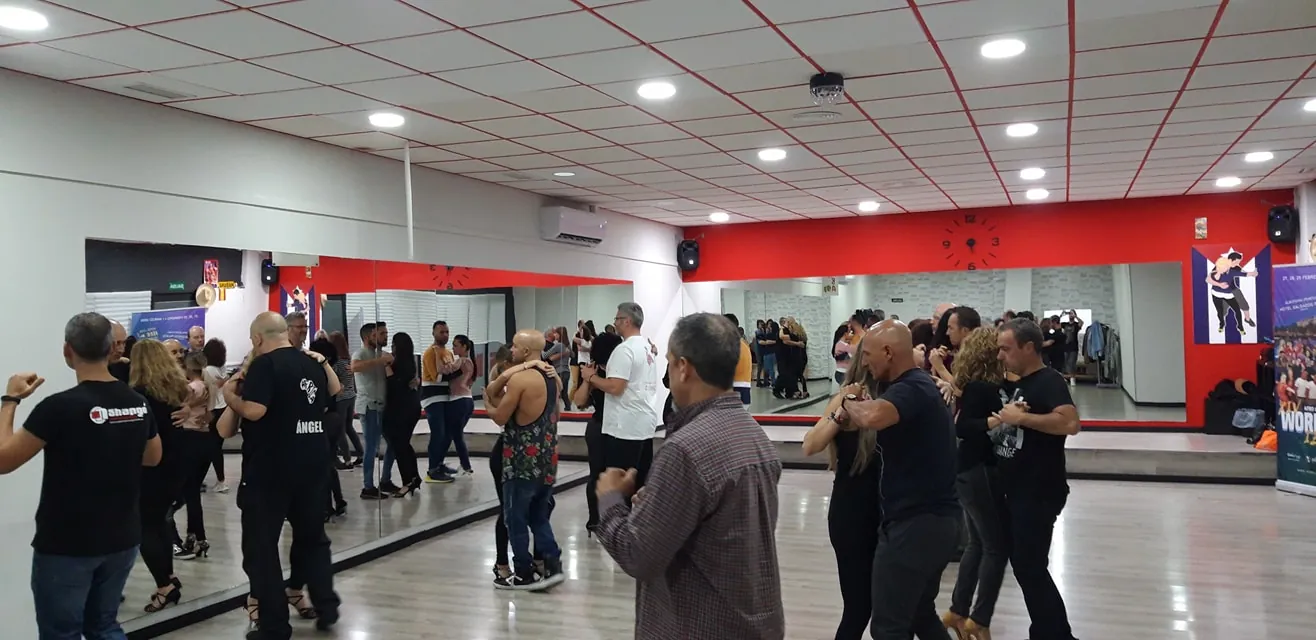 Weekly Salsa & Bachata Classes at Shangó Dance Studio