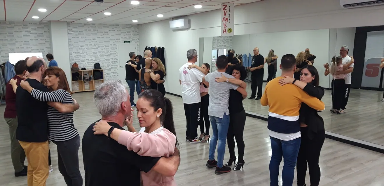 Weekly Salsa & Bachata Classes at Shangó Dance Studio