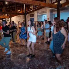 Cours hebdomadaires de Salsa & Bachata au Sony Lus Dance Studio
