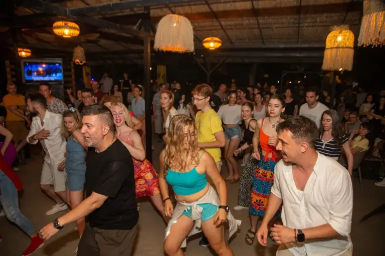 Fêtes d&rsquo;été Alma De Baile au Safari Beach Bar 2026