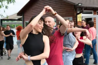 Corsi di Bachata e Salsa presso Lago Family Kyiv