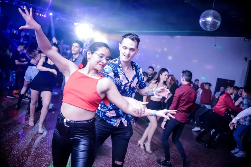 Bachata Classes and Fiesta at Se Picó