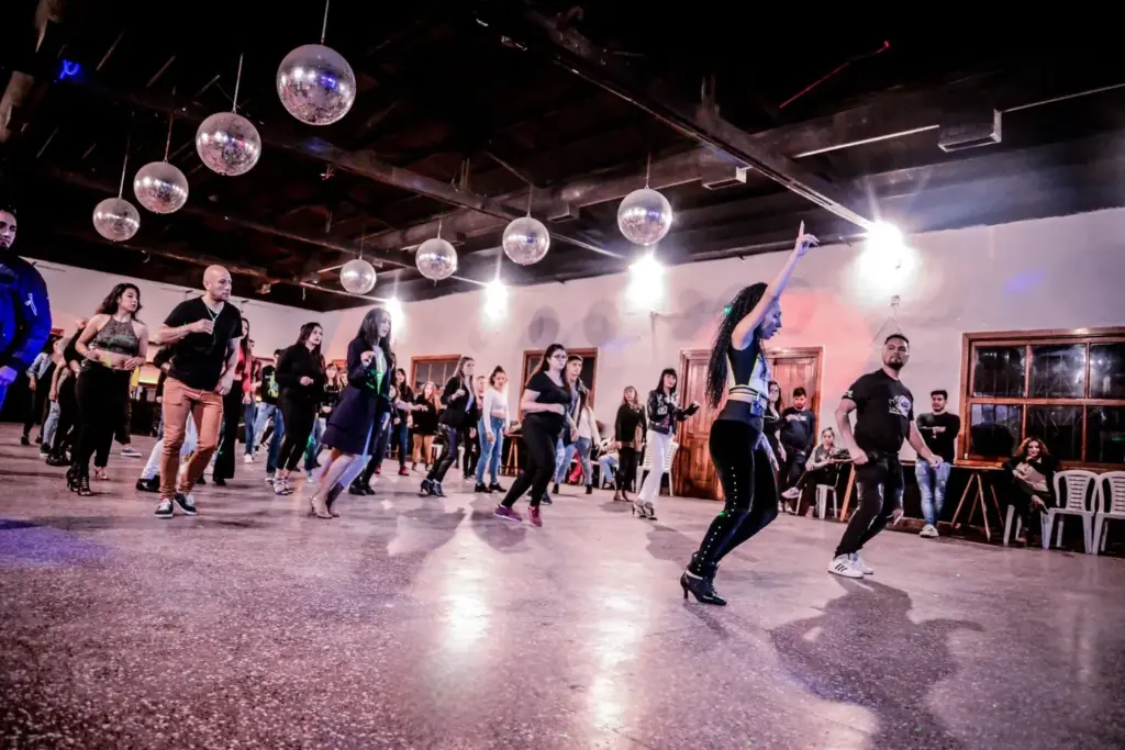 Bachata Classes and Fiesta at Se Picó