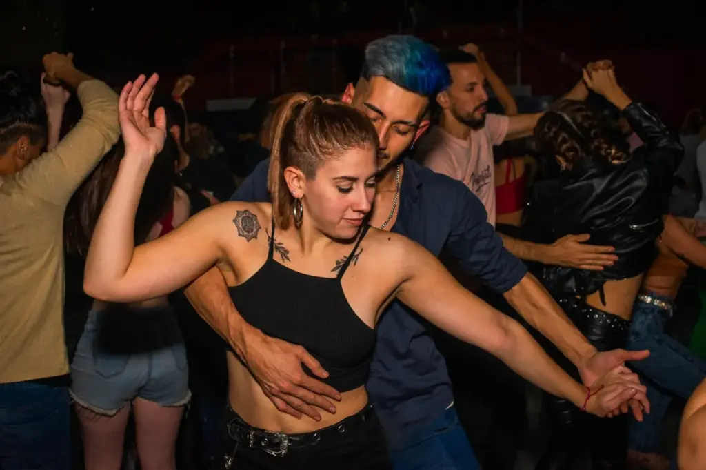 Bachata Classes and Fiesta at Se Picó