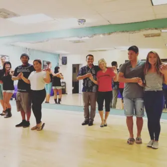 Bachata Lovers delle Hawaii – Salsa & Bachata Social