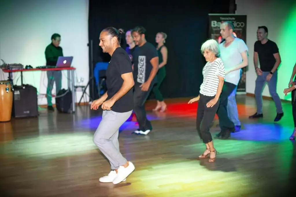 BailaRico Weekly Salsa & Bachata Classes