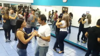 Corsi di Danza Latina per Principianti presso Merecumbé Desamparados