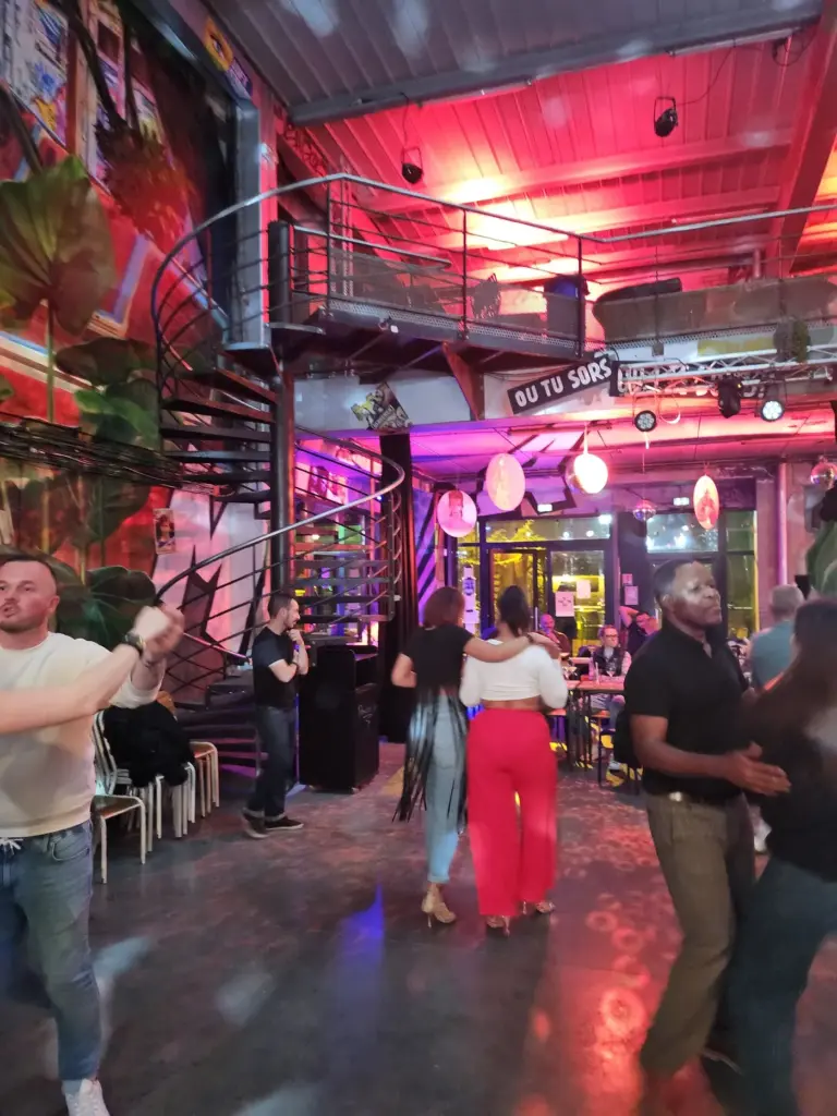Cours de Bachata – Jérémy Bachata at Bunker Paillettes