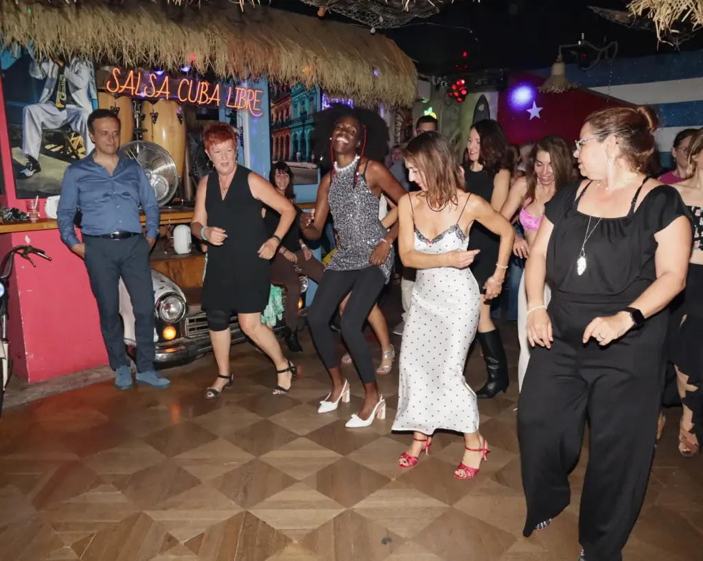 Cuban VS Dominican Flow at Salsa Cuba Libre