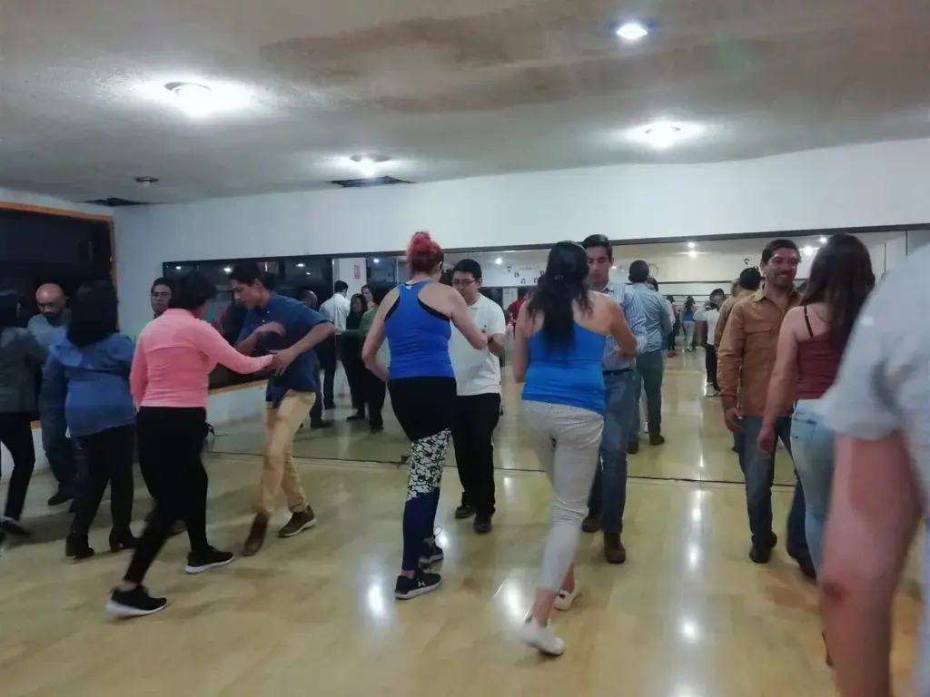 Curso Sabatino – Cumbia at Collage Dance Studio 2025