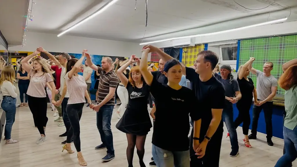 Dance Café at SalsaBO
