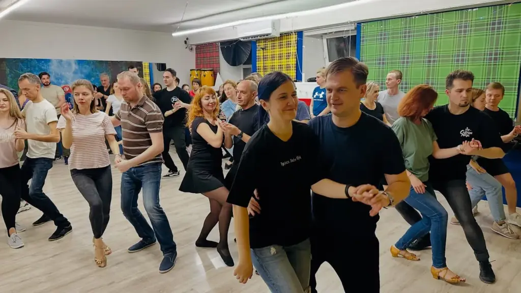 Dance Café at SalsaBO