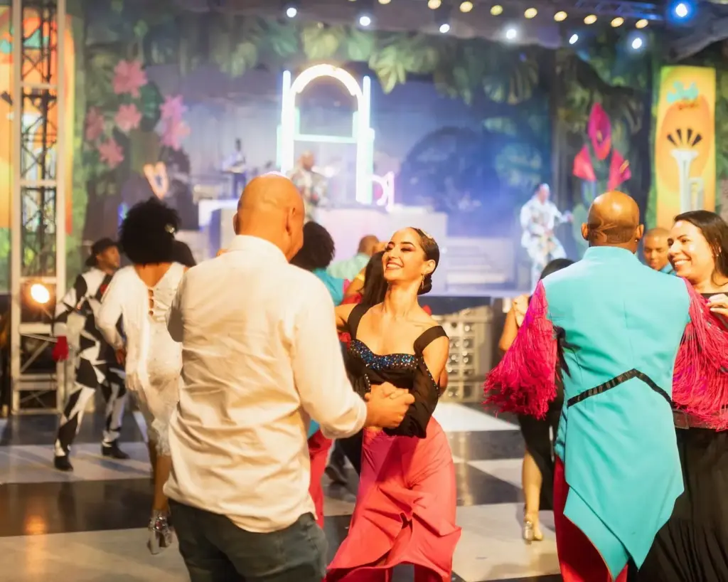 Delirio Salsa Show at Carpa Delirio