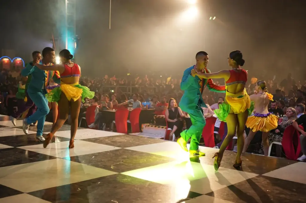 Delirio Salsa Show at Carpa Delirio