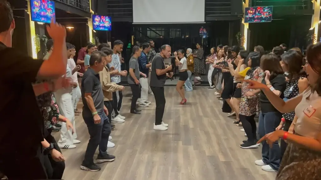 Free Saturday Dance Lessons at Sky Lounge