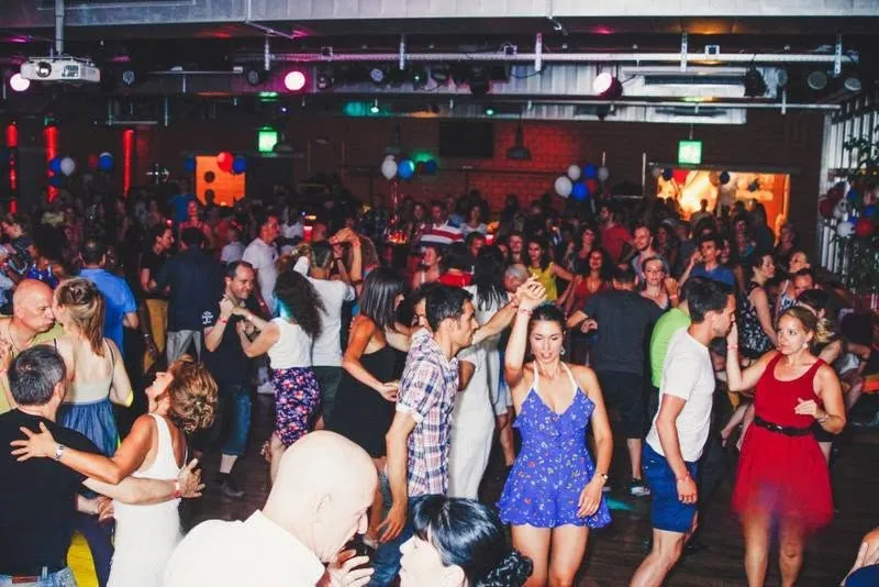 Friday Night at Bananenreiferei
