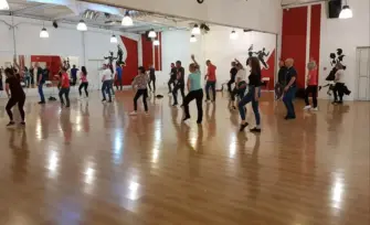 Corsi settimanali di salsa al King Louis Club