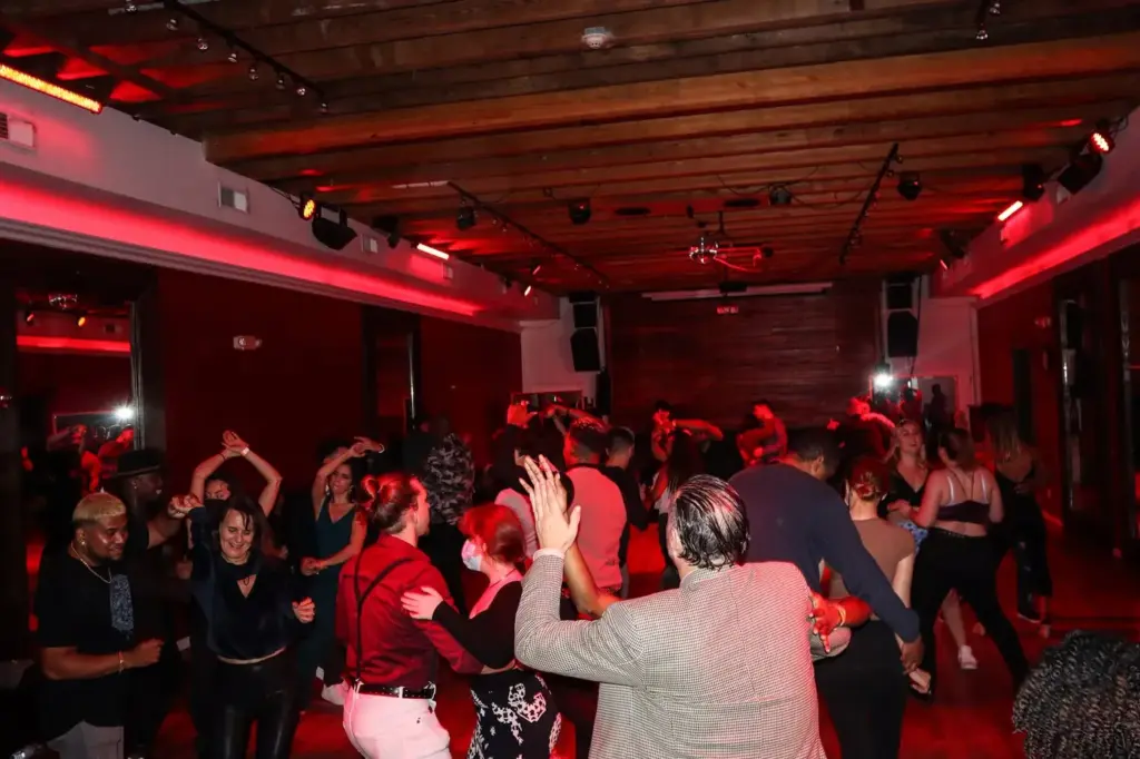 La Vibra – Dallas Salsa & Bachata Social