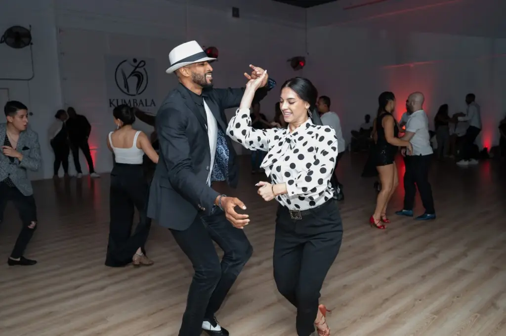 La Vibra – Dallas Salsa & Bachata Social